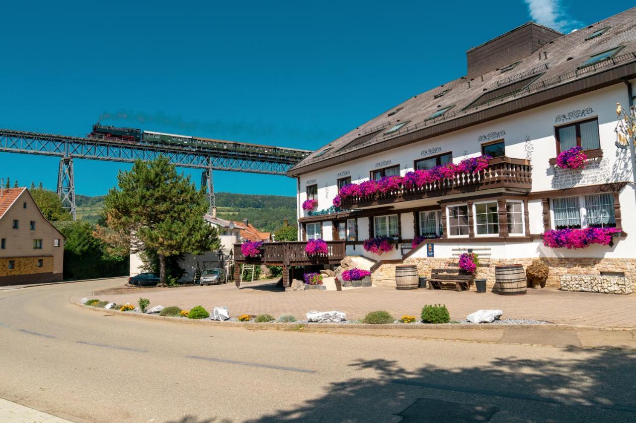 בלומברג Landhotel Loewen מראה חיצוני תמונה